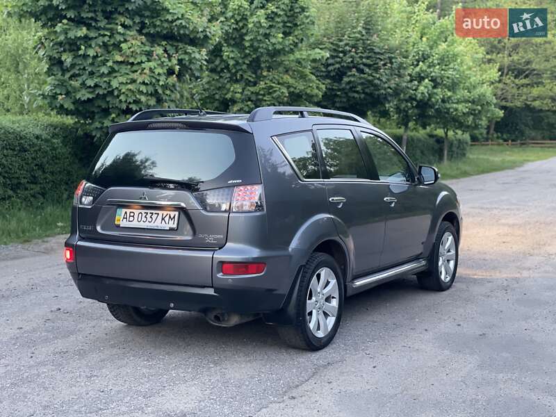 Внедорожник / Кроссовер Mitsubishi Outlander XL 2011 в Виннице