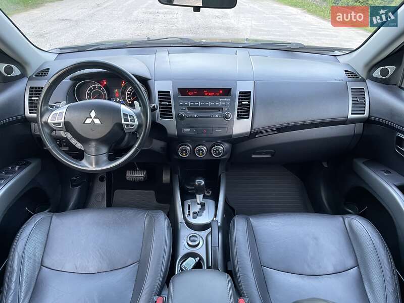 Внедорожник / Кроссовер Mitsubishi Outlander XL 2011 в Виннице