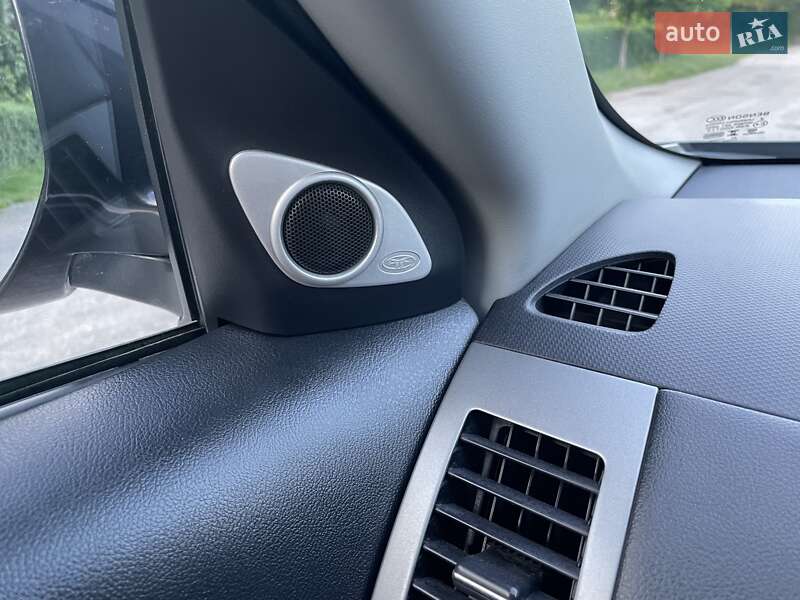 Внедорожник / Кроссовер Mitsubishi Outlander XL 2011 в Виннице