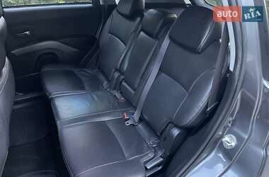 Внедорожник / Кроссовер Mitsubishi Outlander XL 2011 в 