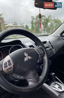 Внедорожник / Кроссовер Mitsubishi Outlander XL 2008 в 