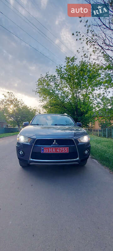 Позашляховик / Кросовер Mitsubishi Outlander XL 2010 в Білгороді-Дністровському