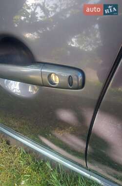 Внедорожник / Кроссовер Mitsubishi Outlander XL 2010 в 