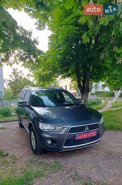 Внедорожник / Кроссовер Mitsubishi Outlander XL 2010 в 