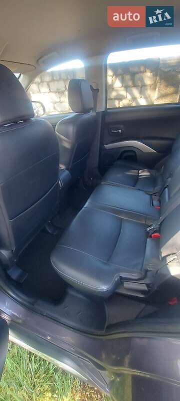 Позашляховик / Кросовер Mitsubishi Outlander XL 2010 в Білгороді-Дністровському