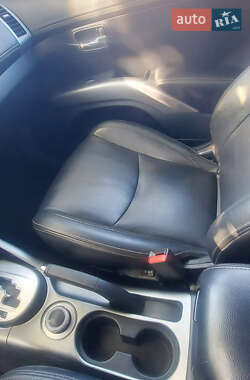 Внедорожник / Кроссовер Mitsubishi Outlander XL 2010 в 