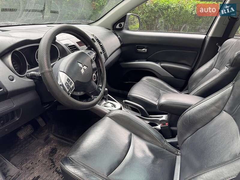 Внедорожник / Кроссовер Mitsubishi Outlander XL 2008 в Киеве