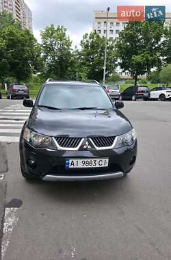 Позашляховик / Кросовер Mitsubishi Outlander XL 2009 в Києві