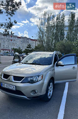 Позашляховик / Кросовер Mitsubishi Outlander XL 2008 в Одесі