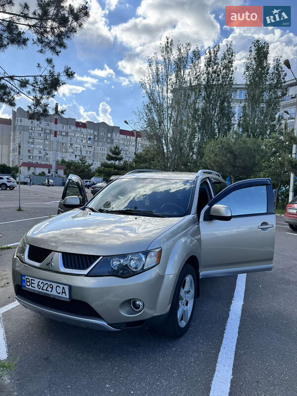 Mitsubishi Outlander XL 2008
