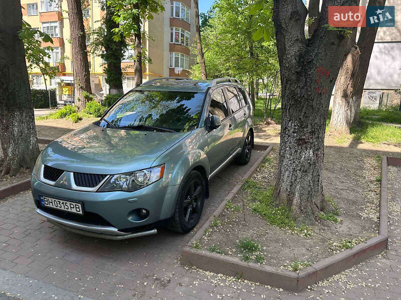 Внедорожник / Кроссовер Mitsubishi Outlander XL 2007 в 