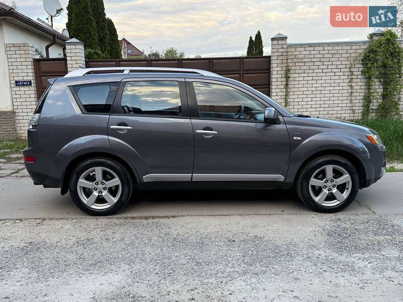 Позашляховик / Кросовер Mitsubishi Outlander XL 2008 в Харкові