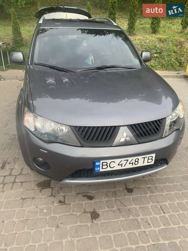 Позашляховик / Кросовер Mitsubishi Outlander XL 2008 в Львові фото 4 Позашляховик / Кросовер Mitsubishi Outlander XL 2008 в Львові
