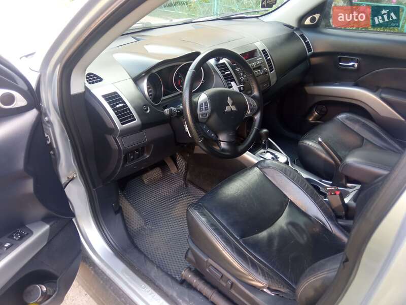 Внедорожник / Кроссовер Mitsubishi Outlander XL 2008 в Нежине