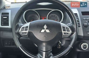 Позашляховик / Кросовер Mitsubishi Outlander XL 2008 в 