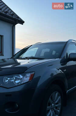 Позашляховик / Кросовер Mitsubishi Outlander XL 2008 в Луцьку