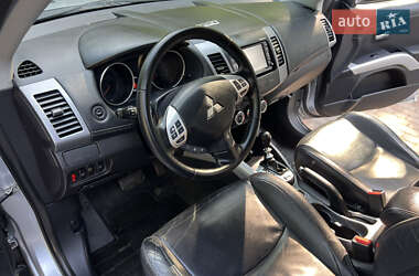 Внедорожник / Кроссовер Mitsubishi Outlander XL 2011 в 