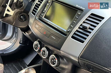 Внедорожник / Кроссовер Mitsubishi Outlander XL 2011 в 