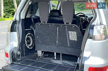 Внедорожник / Кроссовер Mitsubishi Outlander XL 2011 в 
