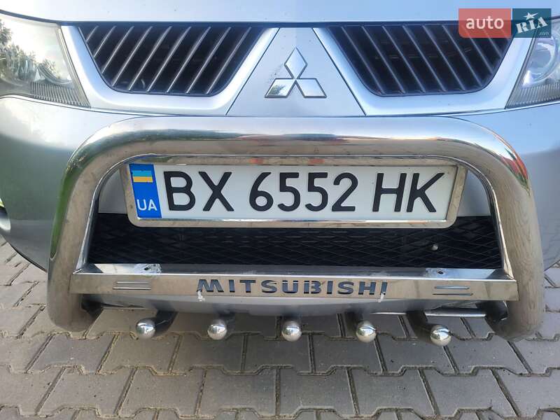 Позашляховик / Кросовер Mitsubishi Outlander XL 2007 в Хмельницькому
