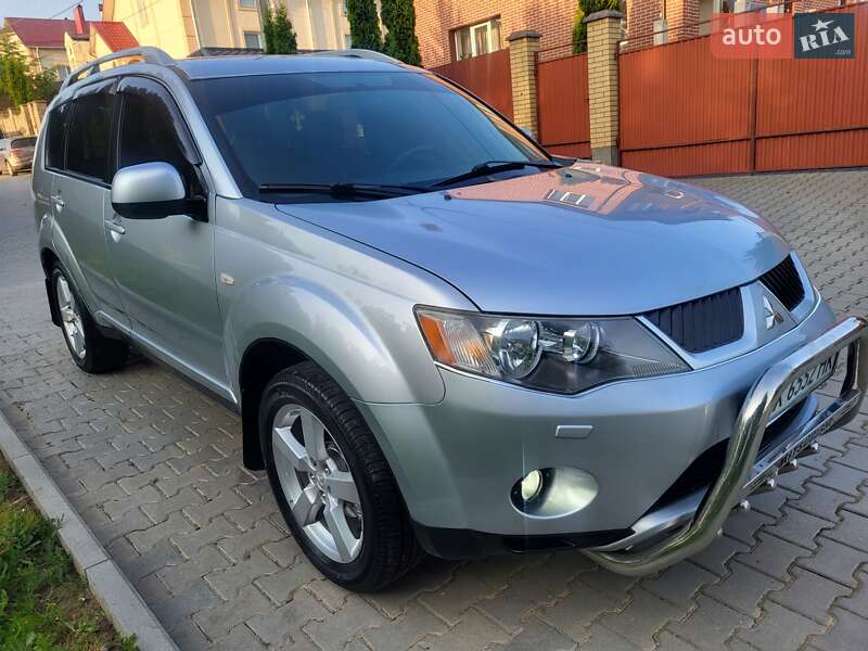 Позашляховик / Кросовер Mitsubishi Outlander XL 2007 в Хмельницькому