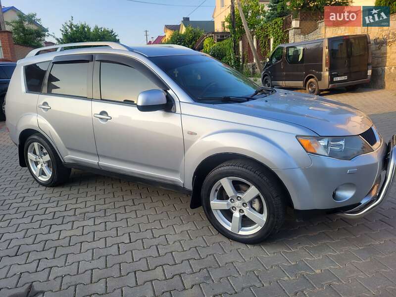 Позашляховик / Кросовер Mitsubishi Outlander XL 2007 в Хмельницькому