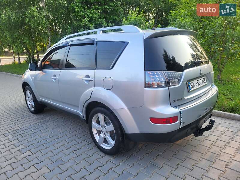 Позашляховик / Кросовер Mitsubishi Outlander XL 2007 в Хмельницькому