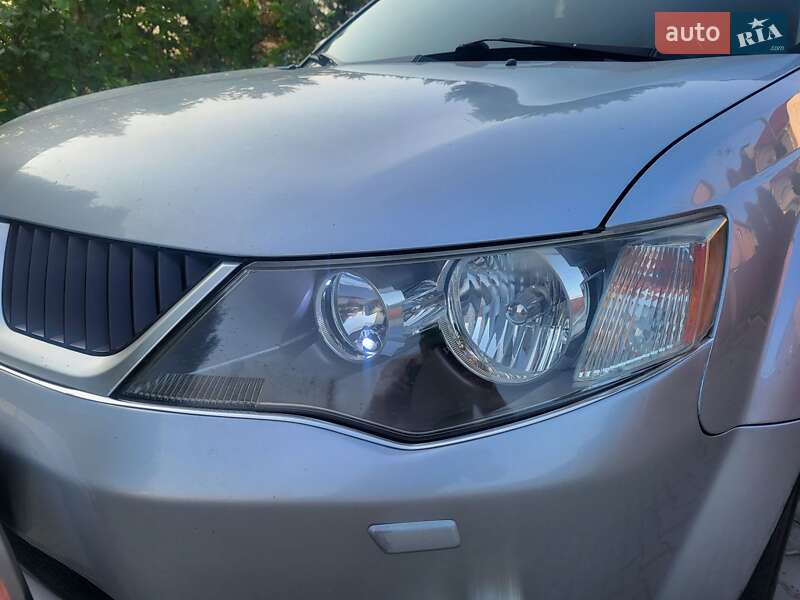 Позашляховик / Кросовер Mitsubishi Outlander XL 2007 в Хмельницькому