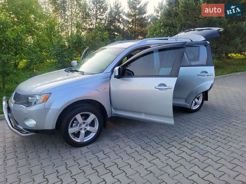 Позашляховик / Кросовер Mitsubishi Outlander XL 2007 в Хмельницькому