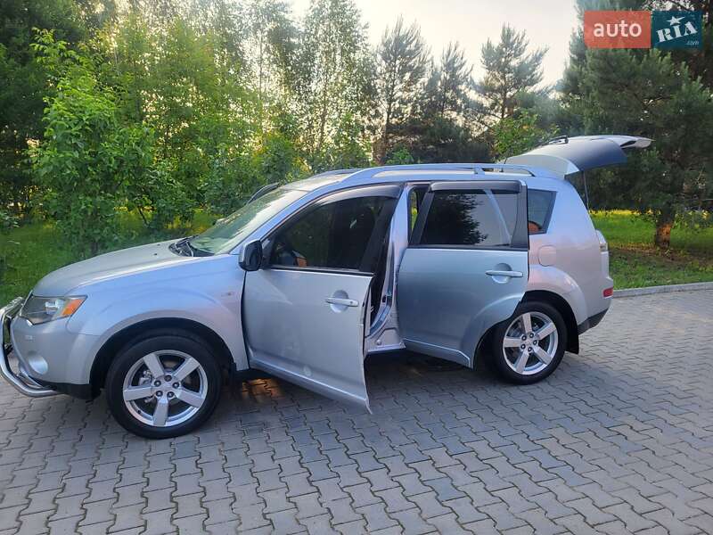 Позашляховик / Кросовер Mitsubishi Outlander XL 2007 в Хмельницькому