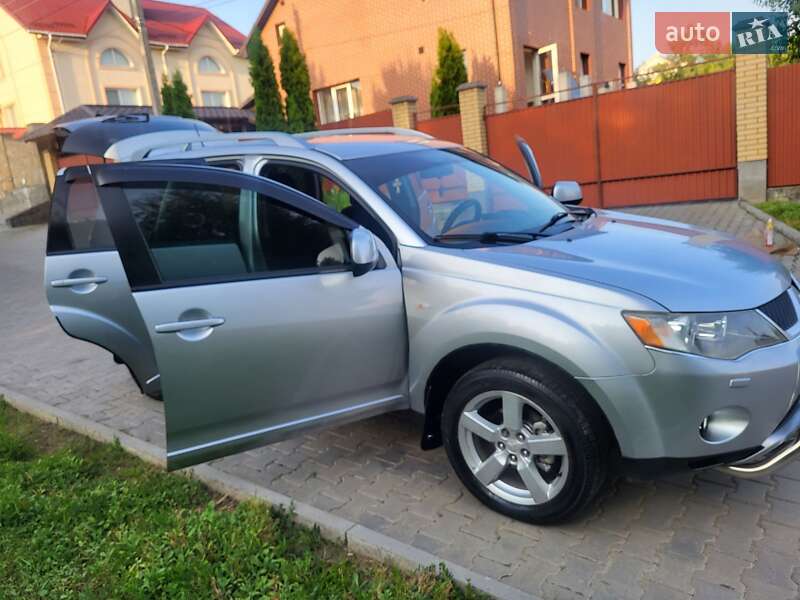 Позашляховик / Кросовер Mitsubishi Outlander XL 2007 в Хмельницькому