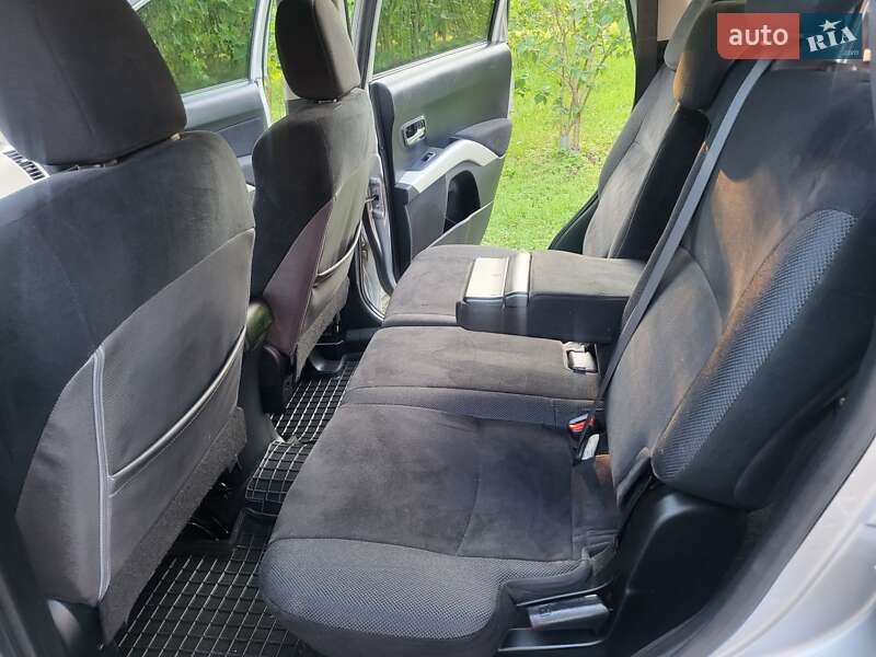 Позашляховик / Кросовер Mitsubishi Outlander XL 2007 в Хмельницькому