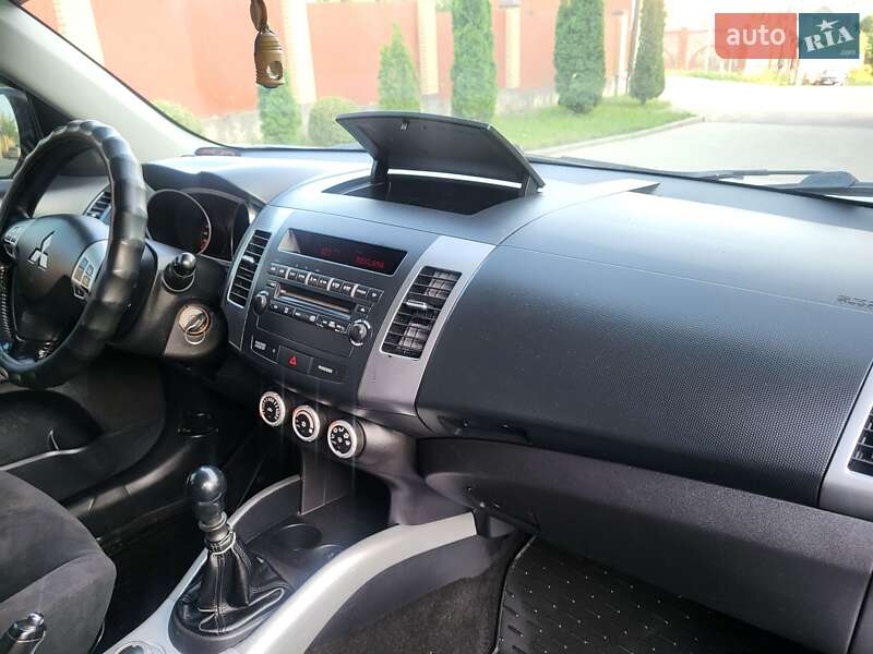 Позашляховик / Кросовер Mitsubishi Outlander XL 2007 в Хмельницькому