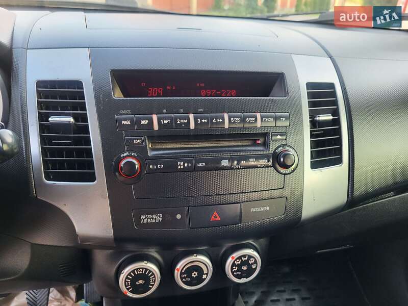 Позашляховик / Кросовер Mitsubishi Outlander XL 2007 в Хмельницькому