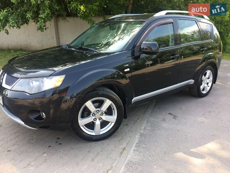 Внедорожник / Кроссовер Mitsubishi Outlander XL 2007 в Ровно