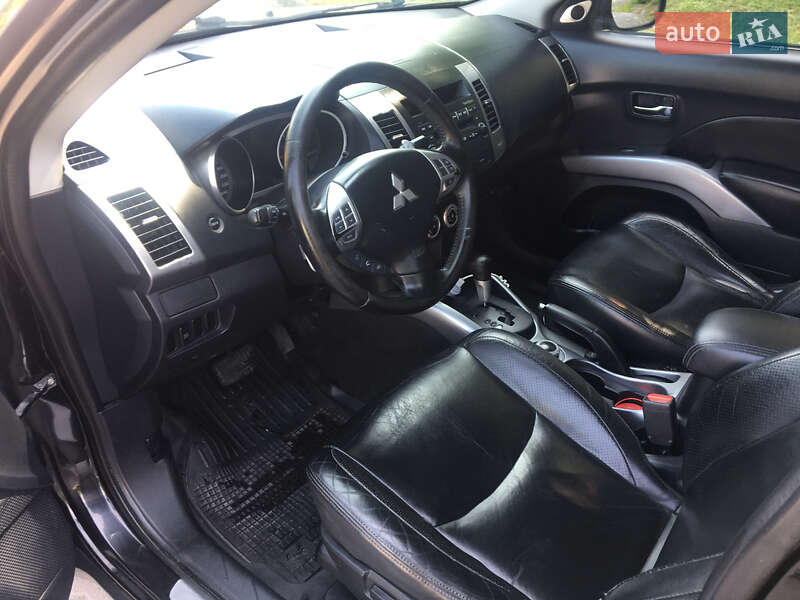 Внедорожник / Кроссовер Mitsubishi Outlander XL 2007 в Ровно