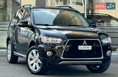Позашляховик / Кросовер Mitsubishi Outlander XL 2012 в Житомирі