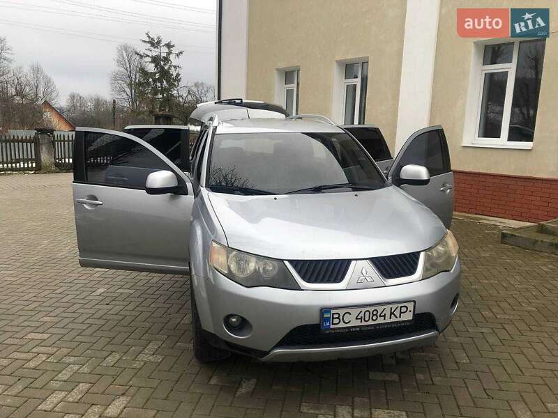 Mitsubishi Outlander XL 2008