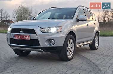 Внедорожник / Кроссовер Mitsubishi Outlander XL 2012 в Калуше