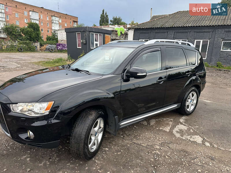 Внедорожник / Кроссовер Mitsubishi Outlander XL 2010 в Нежине