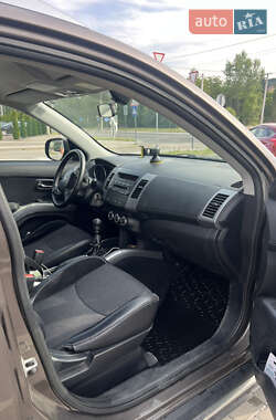 Внедорожник / Кроссовер Mitsubishi Outlander XL 2009 в 