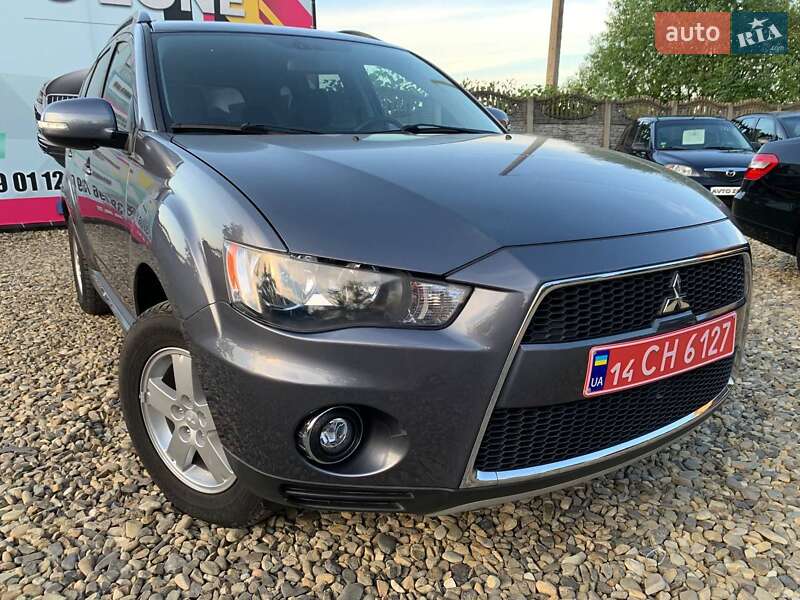 Mitsubishi Outlander XL 2011
