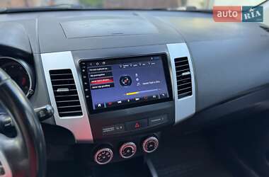 Внедорожник / Кроссовер Mitsubishi Outlander XL 2008 в 