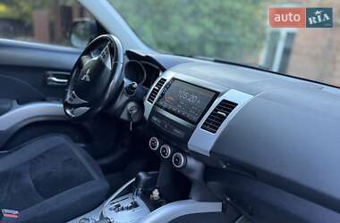 Внедорожник / Кроссовер Mitsubishi Outlander XL 2008 в 