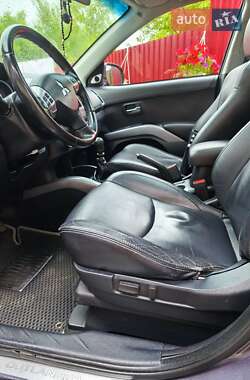 Внедорожник / Кроссовер Mitsubishi Outlander XL 2010 в 