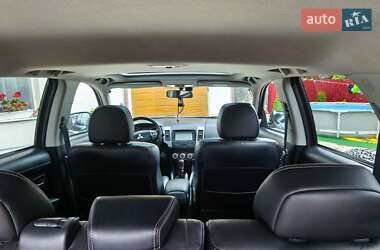 Внедорожник / Кроссовер Mitsubishi Outlander XL 2010 в 