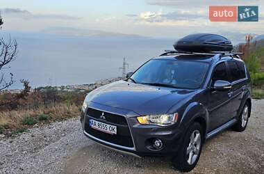 Позашляховик / Кросовер Mitsubishi Outlander XL 2010 в Львові