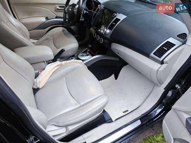 Внедорожник / Кроссовер Mitsubishi Outlander XL 2009 в Киеве