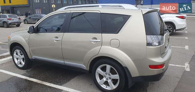 Mitsubishi Outlander XL 2008
