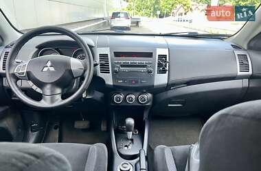 Внедорожник / Кроссовер Mitsubishi Outlander XL 2011 в 